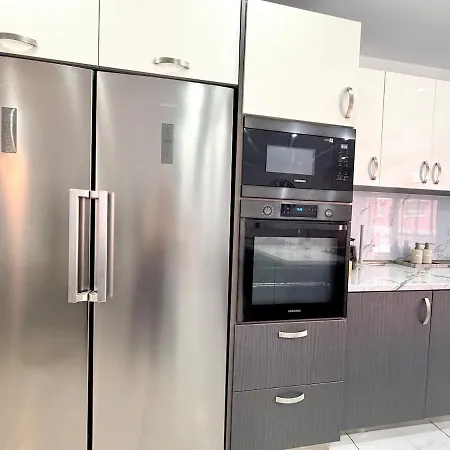 Spacious 3-bedroom With Terrace Near Paceville &