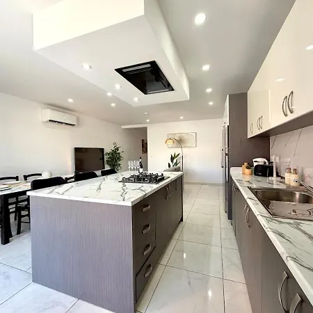 Spacious 3-bedroom With Terrace Near Paceville & * Tal-Franciz